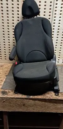 Nissan Note (E11) Front driver seat 