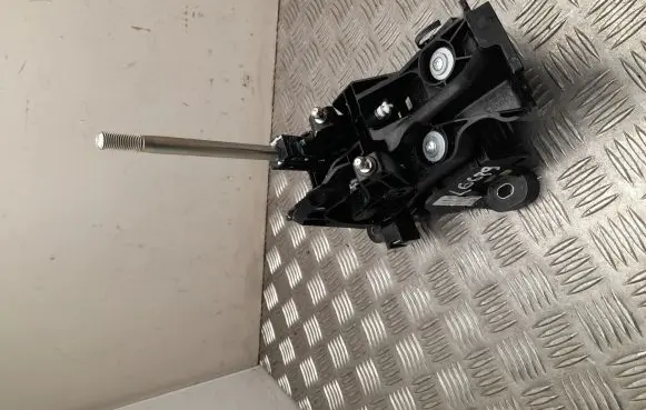 Ford Focus Gear shifter/selector JX6T7C453AKE