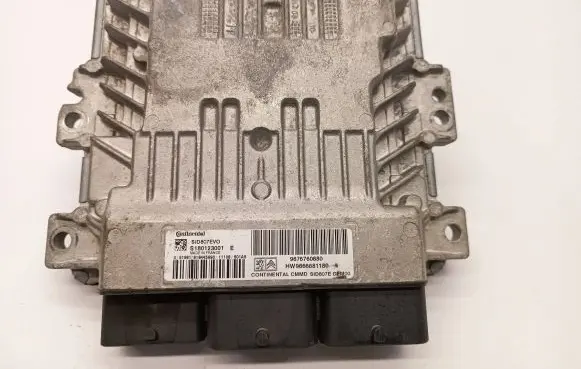 Peugeot 308 Engine control unit/module 9666681180 S180123001