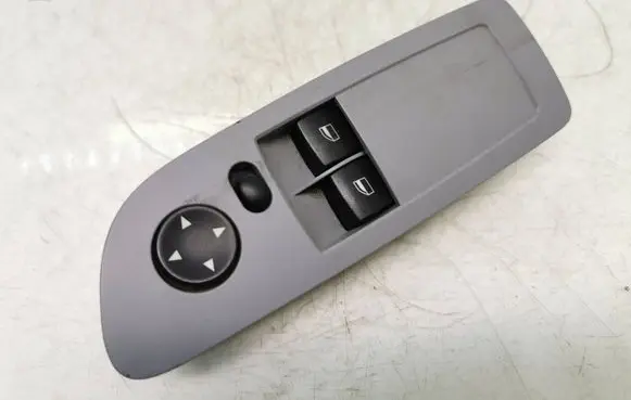 BMW 1 E81 E87 Electric window control switch 9167166 916716601 08W07N103