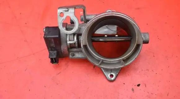 BMW 5 E39 Throttle body valve 1703562