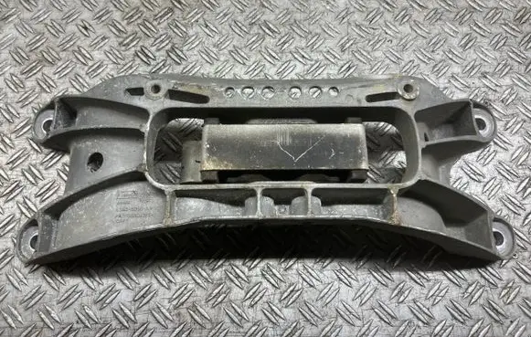 Ford Explorer VI Gearbox mount L1M35060A
