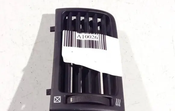 Toyota Avensis T250 Dash center air vent grill