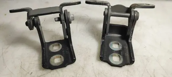 Rear door hinge set
