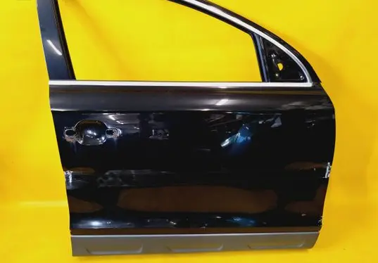 Audi Q7 4L Front door