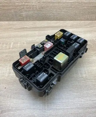 Honda Civic Fuse module G8HNUA007607