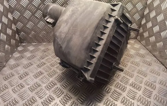 Opel Vivaro Air filter box 165009078r 93867738 165006196r