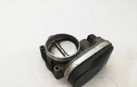 BMW 5 E60 E61 Throttle valve 7516946