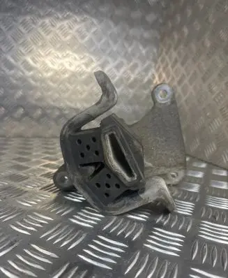 Volkswagen Transporter - Caravelle T6 Gearbox mount 7E0399151C