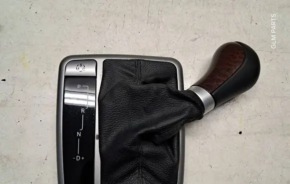 Mercedes-Benz SLK R171 Gear lever shifter trim leather/knob A1712672510 A1712670488