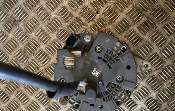 Mercedes-Benz A W176 Generator/alternator A0009063322