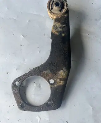 Mitsubishi Pajero Front differential bracket 