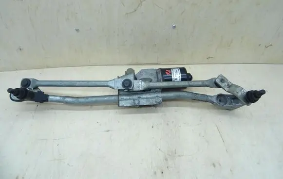 BMW 1 E81 E87 Front wiper linkage 