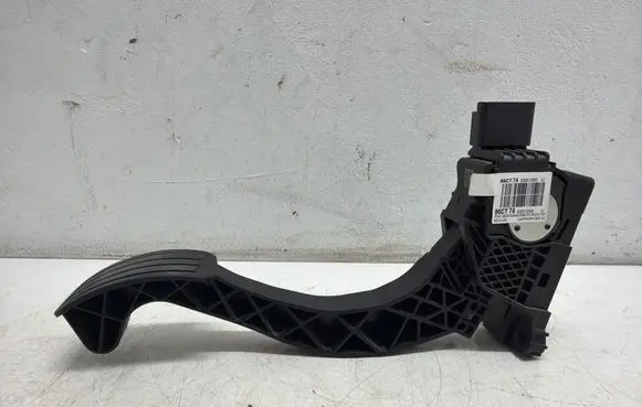Opel Vivaro Accelerator throttle pedal 9839353480