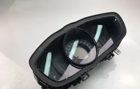 Volvo V40 Speedometer (instrument cluster) 31412873