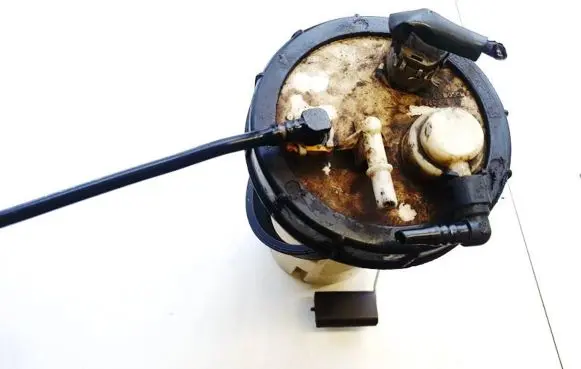 Toyota Avensis T250 Fuel level sensor 7701002040 77010-02040