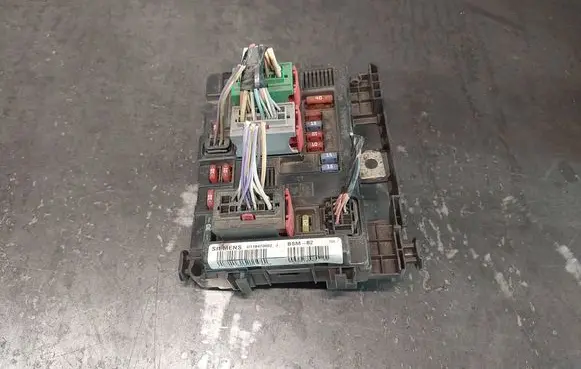 Citroen Berlingo BSM Control unit 9650618580 U118470002J 9650618580-00