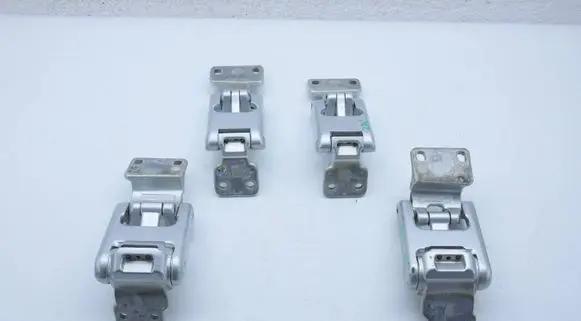 Mercedes-Benz Sprinter W907 W910 Rear door hinge set A9107409500 A9107409600 A9107409000