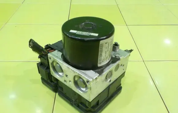 Ford Grand C-MAX ABS Pump CV612C405AH