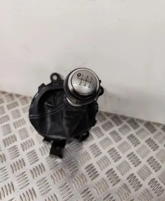 Toyota Verso-S Gear shifter/selector 58842770LA