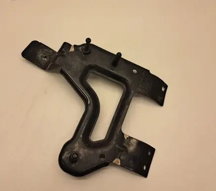 Volvo V60 Distronic sensor bracket 31252833