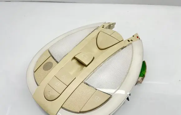 Mercedes-Benz E W211 Front seat light A2118204401
