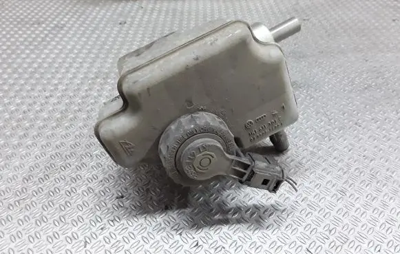 Volkswagen Caddy Master brake cylinder 1K1611301C