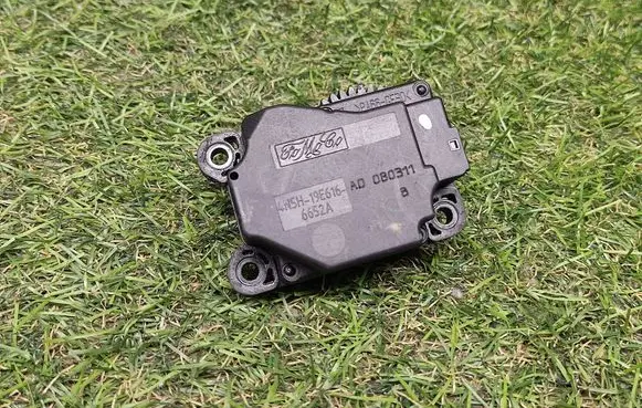 Volvo C30 Air flap motor/actuator 4N5H19E616AD