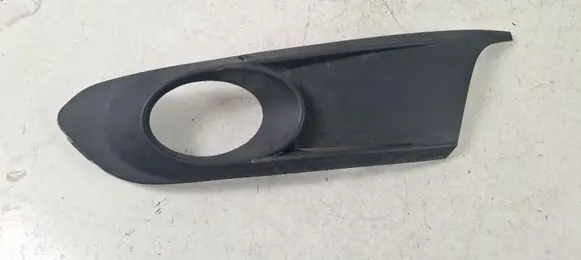 Volkswagen Jetta VI Front fog light trim/grill 5C6853665A
