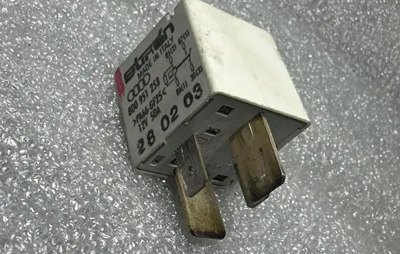 Audi Q7 4L Other relay 8D0951253