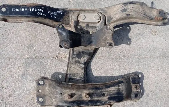 Subaru Legacy Gearbox mounting bracket