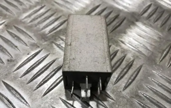 Renault Laguna I Other relay 7700844036
