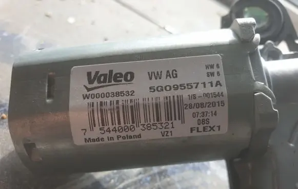 Volkswagen PASSAT B8 Wiper motor 5G0955711A