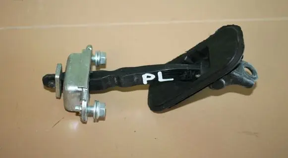 Nissan Qashqai Front door check strap stopper