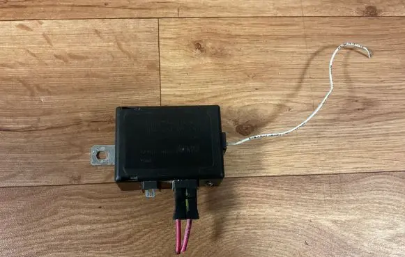 Mercedes-Benz ML W163 Aerial antenna amplifier 1638200289