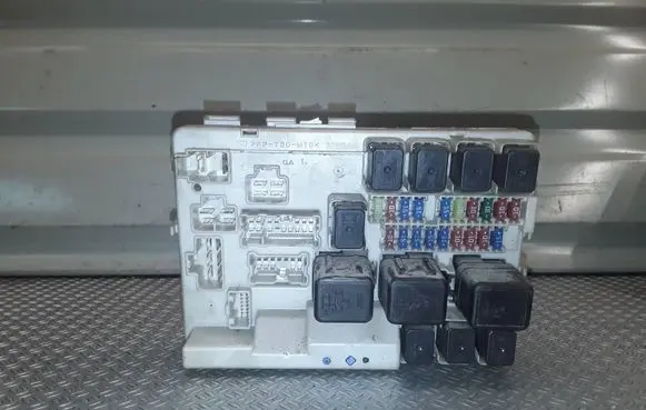 Nissan Murano Z50 Fuse module 284B7CA01A