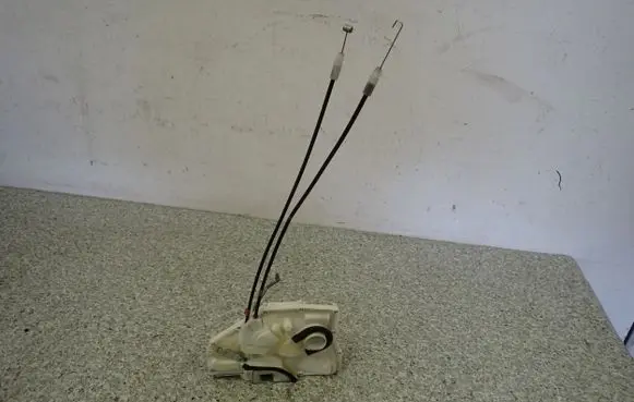 Suzuki SX4 Rear door lock