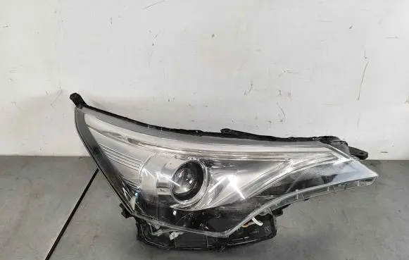 Toyota Avensis T270 Headlight/headlamp 8113005450