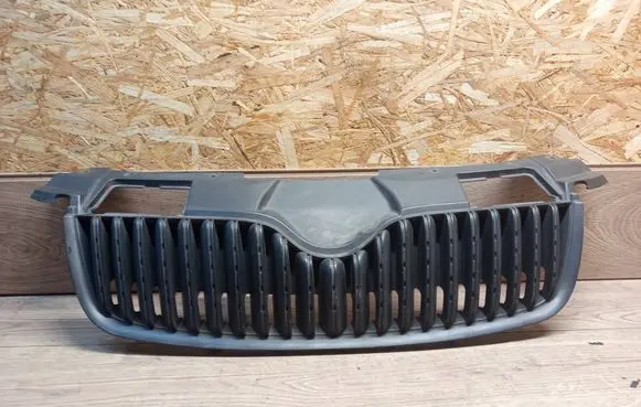 Skoda Roomster (5J) Front bumper upper radiator grill 5J0853668