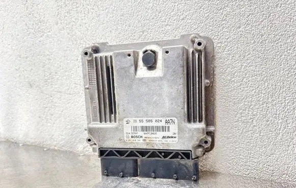 Opel Insignia A Engine control unit/module 55585024 55579447 0281018769