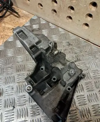Mercedes-Benz SLK R170 A/C compressor mount bracket A1112361330
