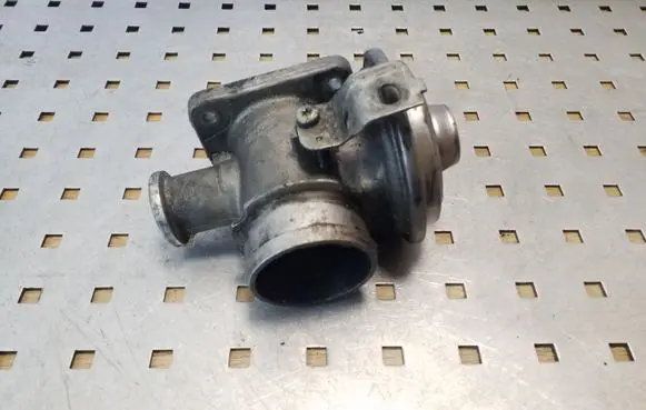 BMW 3 E46 EGR valve 78545204
