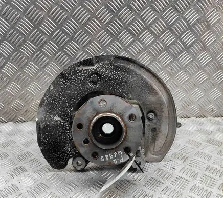 BMW 2 F44 Front wheel hub 6876646