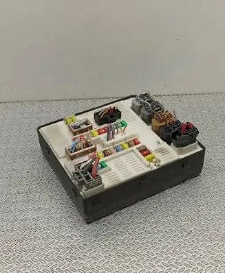 Renault Megane III Fuse module 284B65125R 1704081894 519331F03