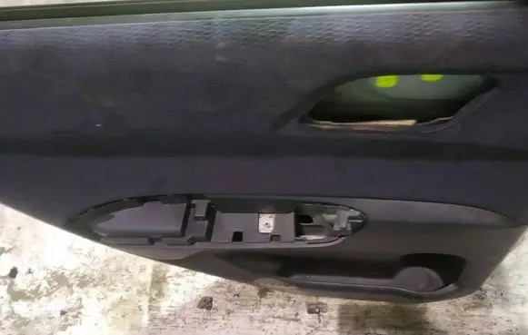 Honda FR-V Rear door card panel trim