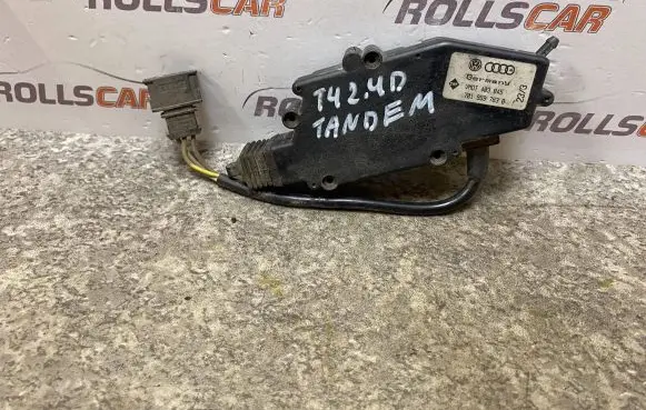 Volkswagen Transporter - Caravelle T4 Central locking motor 701959783B 403845