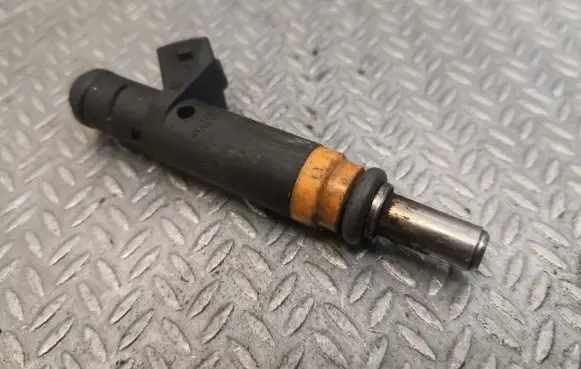 Fuel injector