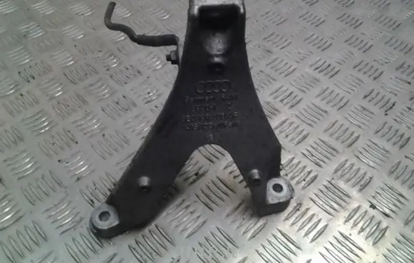 Audi A4 S4 B7 8E 8H Engine mounting bracket 8E0199308AF