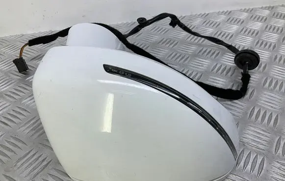 Audi TT TTS Mk2 Front door electric wing mirror 8J2857542