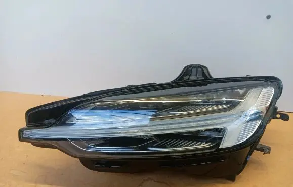Volvo S90, V90 Headlight/headlamp 32314148